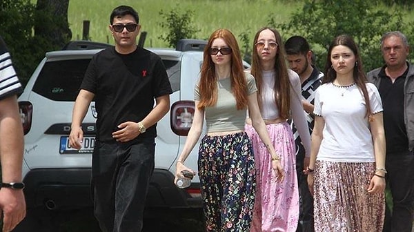 Yaklaşık bir buçuk kilometre uzunluğundaki Aşıklar Sokağı gençlerin ilk tanışma rotası haline geliyor