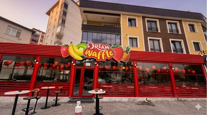 Kayseri'de Waffle Krizi Tutanlar Toplansın: Gerçek Belçika Çikolatasıyla Şehrin En Tatlı Mekanı "Dream Waffle"