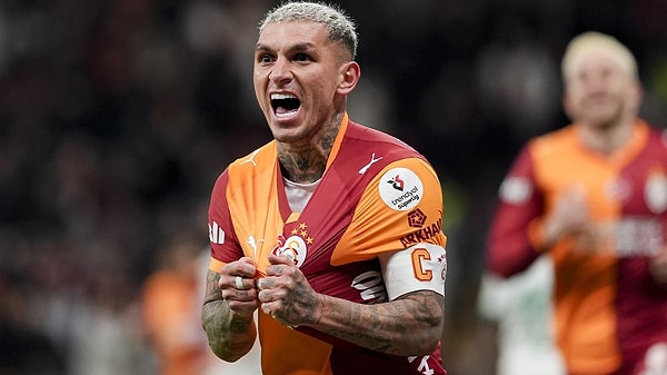 Galatasaray’ın yıldızı Lucas Torreira, Beyoğlu’nda bulunan bir AVM’de saldırıya uğradı.