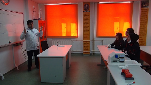 Proje koordinatörü Ramazan Gözegir, numune üretimlerin başarıyla tamamlandığını belirterek, "Bu proje seri üretime geçirilirse daha düşük maliyetli ve daha sağlam şehirler inşa edilebilir. Aynı zamanda çevre temizliğine devasa bir destek sağlanmış olur" dedi.