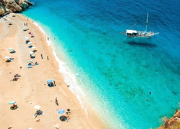 Kaputaş Plajı (Kalkan-Kaş Arası): Kanyon Çıkışındaki Turkuaz Mucize