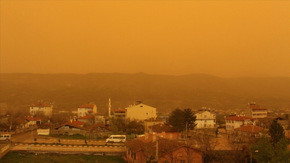Senegal Dust Hits Turkiye: Experts Issue Warning for Mud Rain During the Weekend