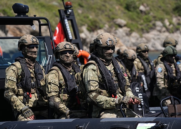 EFES-2026 Birleşik, Müşterek Fiilî Atışlı Arazi Tatbikatı, Bahadır Adası'nda gerçekleştirildi.