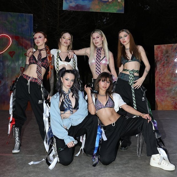 Manifest is undoubtedly at the forefront of bands that have brought a breath of fresh air to Turkish pop music in recent times.