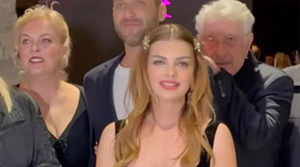 Fresh off a divorce and swiftly making headlines with her new projects, it has come to light that Pelin Karahan will be taking the lead role in a series titled "Duchess".