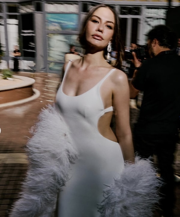 Demet Özdemir, son yıllarda yalnızca Türkiye’de değil dünyanın birçok ülkesinde adından söz ettiren oyuncuların başında geliyor.