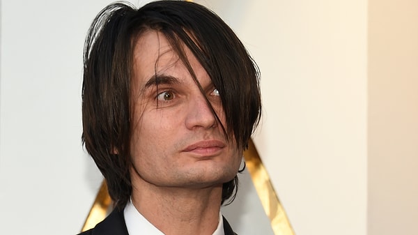 10. Jonny Greenwood sadece gitarist değil.