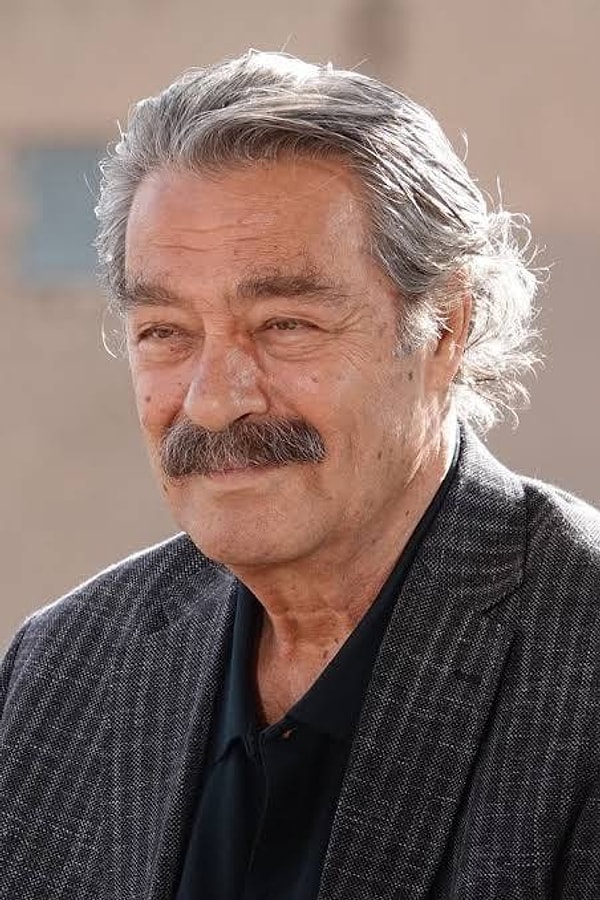 Kadir İnanır, as a living legend of Turkish cinema, continues to win the hearts of millions, year after year.