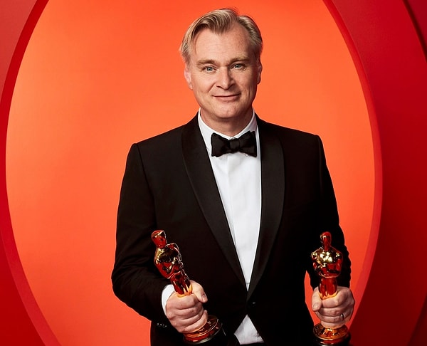 Shepard tonunu en etkili şekilde kullanan isim: Christopher Nolan.