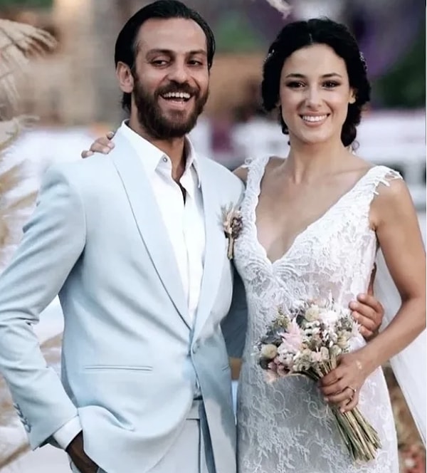 Erkan Kolçak Köstendil and Cansu Tosun were often portrayed as one of the most high-profile couples in the celebrity world, yet they were also known for their preference to lead a low-key lifestyle.