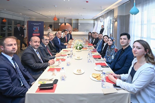 Kültür ve Turizm Bakanı Mehmet Nuri Ersoy, Eskişehir Kültür Yolu Festivali açılış programının ardından gazetecilerle bir araya geldi.