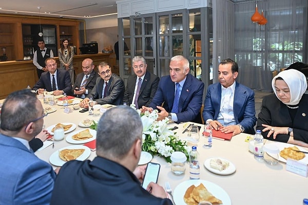 “200’e yakın ülkede tanıtım yapan krizlere dayanıklı ve ‘istikrar adası’ Türkiye”