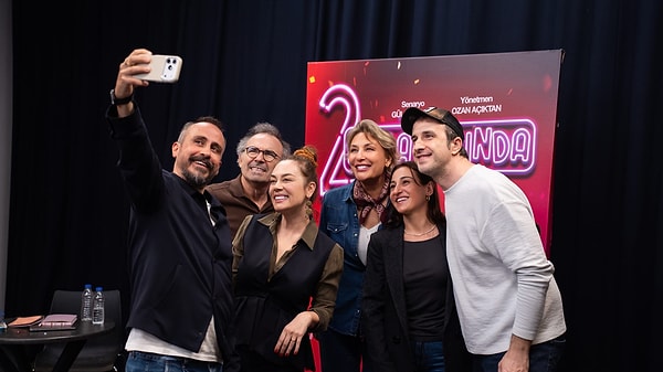 Yayınlandığı yıl sinema salonlarında büyük bir ilgiyle karşılanan ve gişede önemli başarılar kazanan Aile Arasında filminin devam projesi resmen başladı.