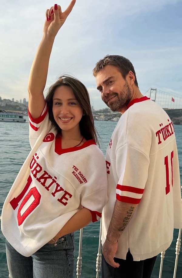 Geçtiğimiz saatlerde ise bandajlarını çıkaran ünlü şarkıcının son hali ortaya çıktı.