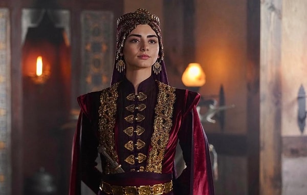 Kuruluş Osman'ın başrolü Özge Törer, yeni Netflix dizisi "Eve Giden Yol"un kadrosuna dahil oldu.