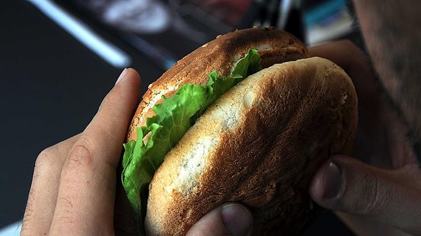 Citizens in the US have initiated a battle against major restaurant chains. Satisfaction surveys have seen a snowballing increase.