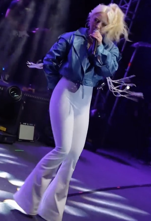 Yet, what truly caught the eye on social media was the significant physical transformation of the famous singer within approximately a month and a half.