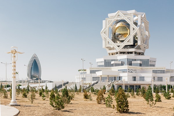543 bina beyaz mermerle kaplandı