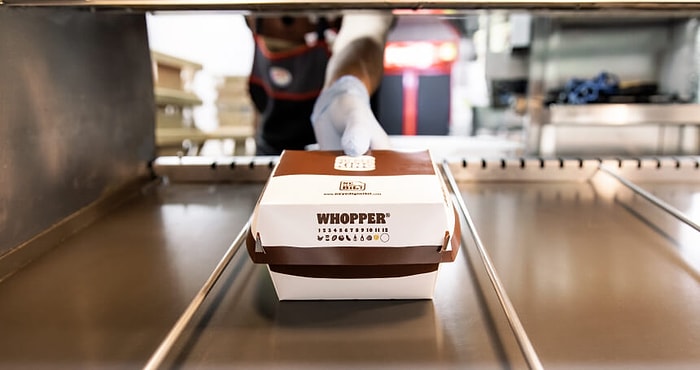 Burger King Kutularının Sofralarmıza Gelene Kadar Yaptığı Yolculuk: Ne Yediğimizi Biliyor Muyuz?
