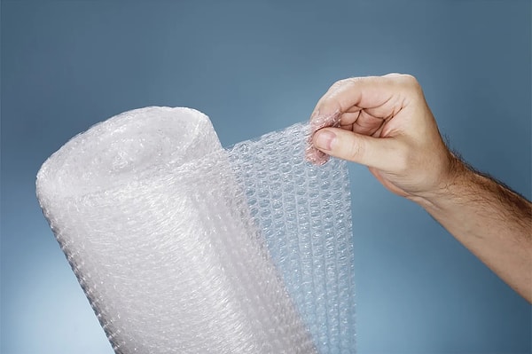 Undeterred, the inventors forged ahead and in 1960, they established the Sealed Air Corporation. This time, they attempted to market this material as a "greenhouse insulation material" to keep greenhouses warm.