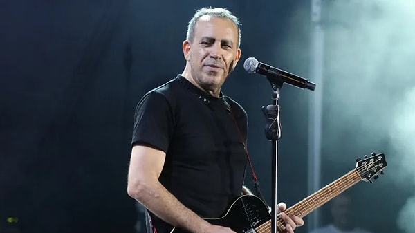 Ünlü sanatçı Haluk Levent taburcu edildi.