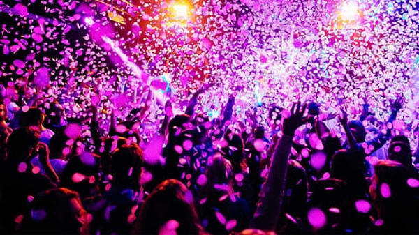 5. Gece hayatı ve büyük konserler eğlencenin dozunu arşa çıkarıyor.