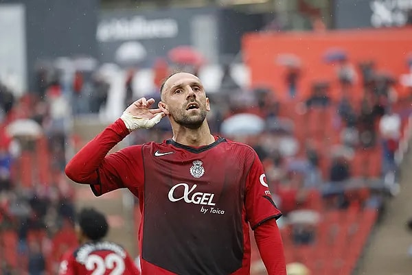 Flick, Lewa'nın boşluğunu onla dolduracak.
