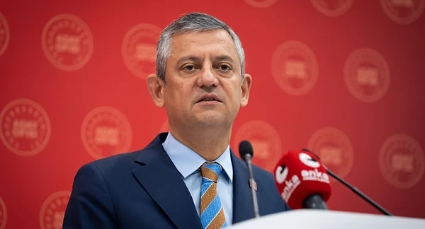 Özgür Özel kendisini 12. kata kilitledi.