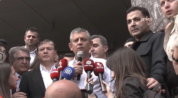 Özgür Özel binadan çıkarken kısa bir açıklama yaptı: