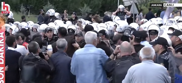 Yürüyüşte "Hain Kemal" sloganları atıldı.