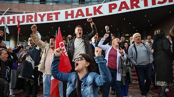 Bayramlaşma programı yapıyor.