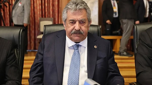 Yıldız, sosyal medya hesabından yaptığı paylaşımda, 2820 sayılı Siyasi Partiler Kanunu’nun 21. maddesinin 11. fıkrasına işaret ederek şu ifadeleri kullandı: