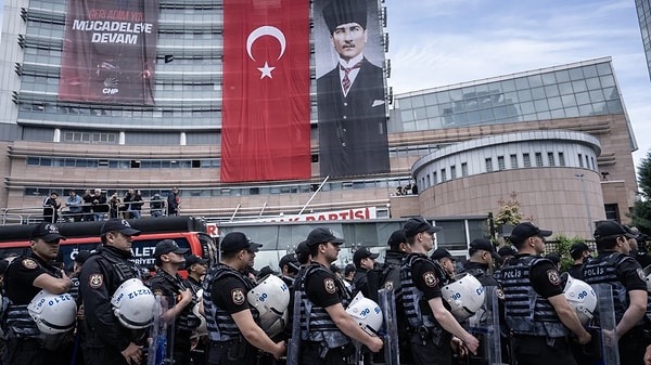 BBC: Türkiye'deki siyasi kriz derinleşti