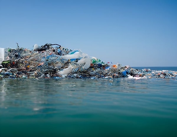Kireç plastik parçacıkları yakalıyor