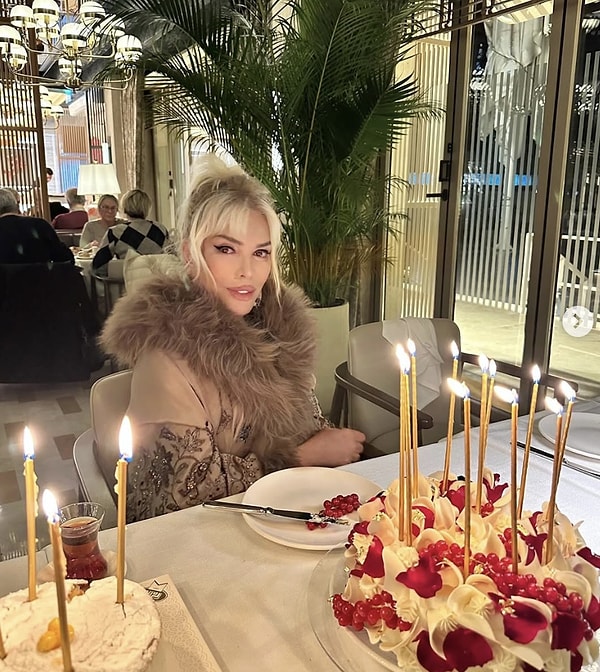 Ajda Pekkan, yaklaşık 40 bin lira hesap ödediği iddiasıyla gündemde.