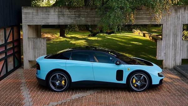 Spor otomobil dünyasının ikonik markası Ferrari, otomotiv sektöründeki büyük elektrik dönüşümüne muhteşem bir giriş yaptı.