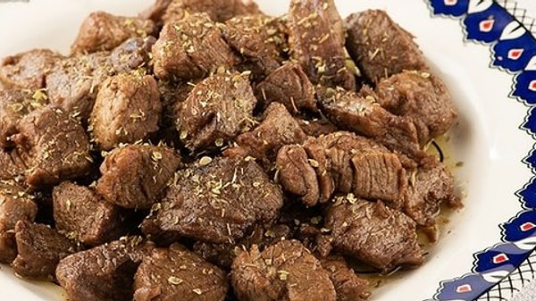 1. Eti Yanlış Seçmek ve Dinlendirmeden Pişirmek