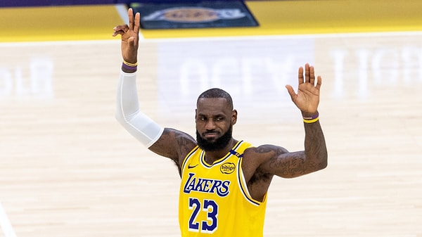 4. LeBron James-137.8 milyon dolar
