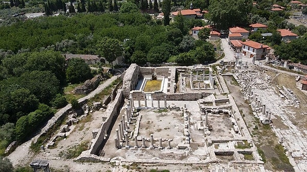 Kent genelinde yürütülen restorasyon çalışmaları tarihi dokuyu canlandırıyor