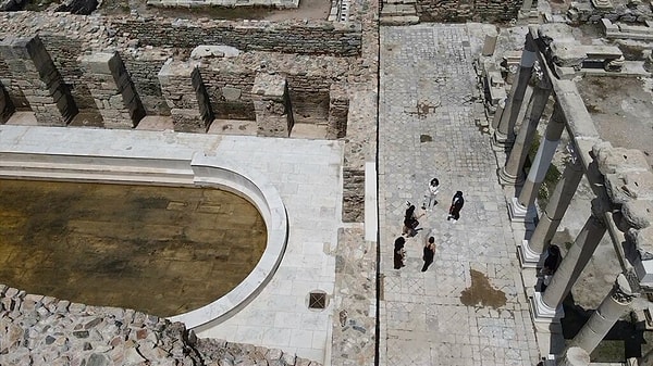 Ziyaretçiler 3 bin 500 yıllık bir tarihsel süreci tek bir alanda gözlemleyebiliyor