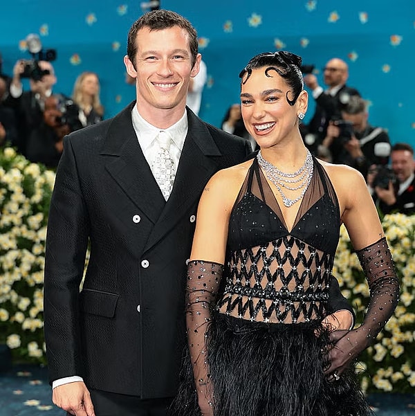 Dua Lipa ve İngiliz oyuncu Callum Turner'ın aşkı ilk olarak 2024 yılının başlarında gündeme gelmişti.
