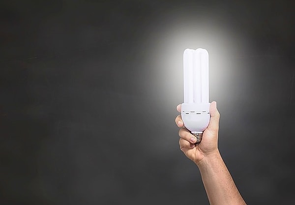 9. Enerji tasarruflu ampuller kullanmaya geçiş yapın.