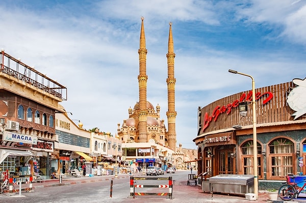 3. Tatil için gittiğin yerde yerel halkla iletişimin genelde nasıl olur? Merak ettik!