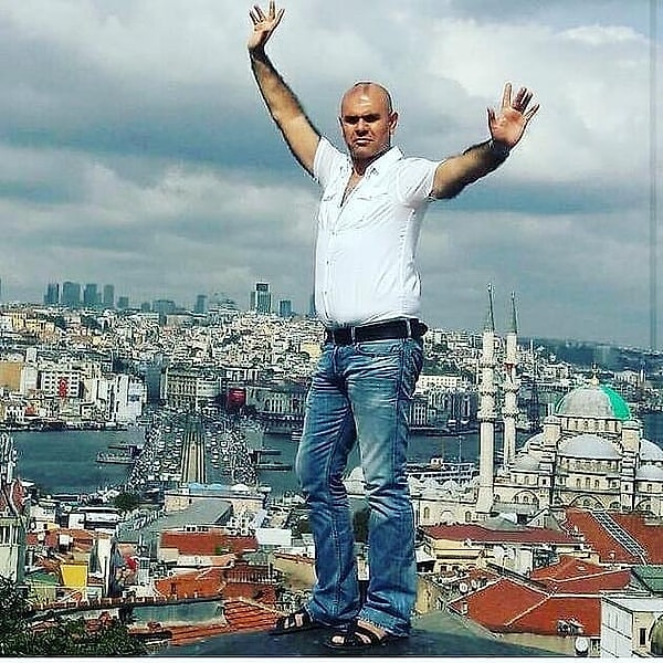 2003 yılında Popstar seçmelerine katılan Ajdar, Armağan Çağlayan, Ercan Saatçi ve Deniz Seki'yle girdiği diyaloglarla tanınmıştı.