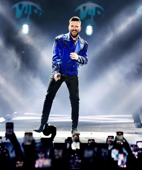 Tarkan'ın sahneye çıkması zaten başlı başına bir olay. Çünkü Megastar yıllardır çok sık konser veren sanatçılar arasında yer almıyor.