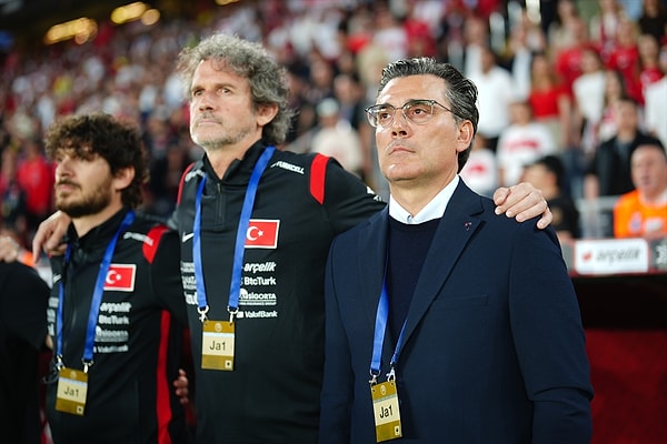 Genç oyunculara dikkat çekti.