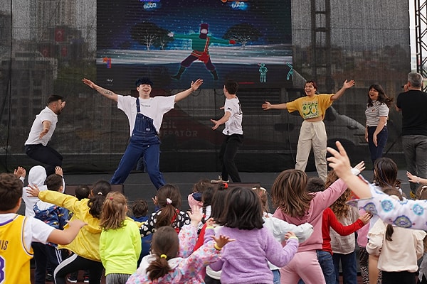 Ayın Festivali: Bu Yazın Eğlenceli Aile Macerası Başlıyor