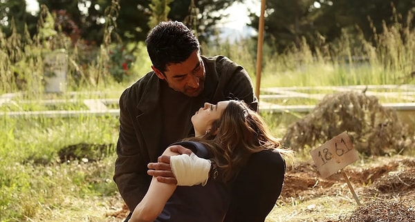 ATV'nin iddialı dizisi A.B.İ.'nin sezon finalinde şoke eden bir ayrılık yaşandı. Afra Saraçoğlu'nun canlandırdığı Çağla karakteri sezon finalinde öldü.