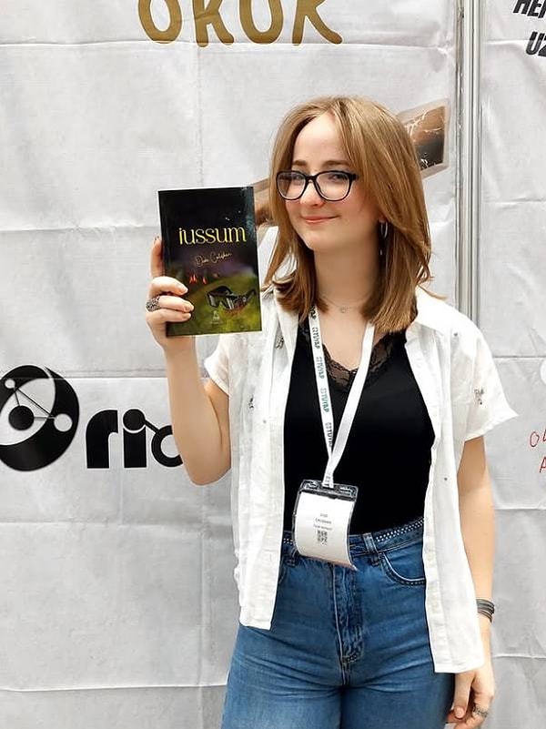 Her şey iki yüz yıl önce dünyayı ve insanlığı tamamen sıfırlayan Son Savaş ile başlıyor.