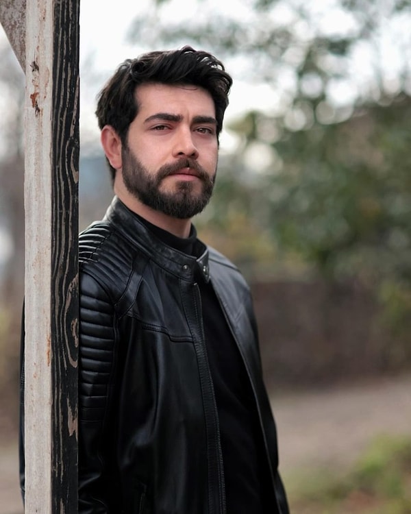 Star TV ekranlarında yayınlanan “Sevdiğim Sensin” dizisinde Civan karakteriyle seyirci karşısına çıkan Barış Baktaş’ın film kadrosunda yer alacağı öğrenildi.